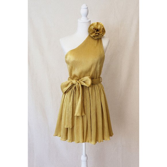 Mable Dresses & Skirts - Mable Gold One Shoulder Pleated Mini Dress S Metallic Holiday Party NYE Bow